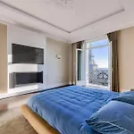 3Br Eiffel View