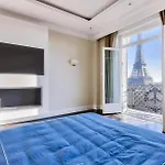 3Br Eiffel View