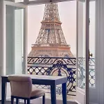 3Br Eiffel View